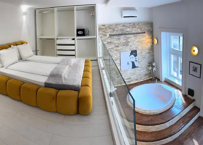 Enzo Capo Jacuzzi Andrassy Daire Budapeşte