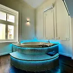 Vip Jacuzzi Suites Apartman Budapest