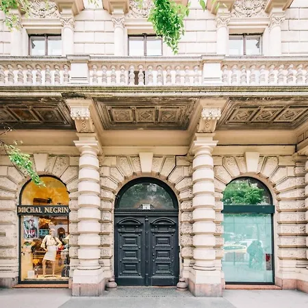 דירה Enzo Capo Jacuzzi Andrassy *