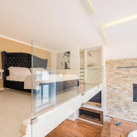 Apartment Enzo Capo Jacuzzi Andrassy *