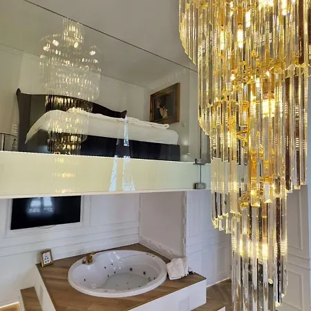 Enzo Capo Jacuzzi Andrassy Apartman Budapest