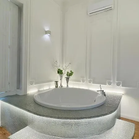 Enzo Capo Jacuzzi Andrassy Apartman Budapest
