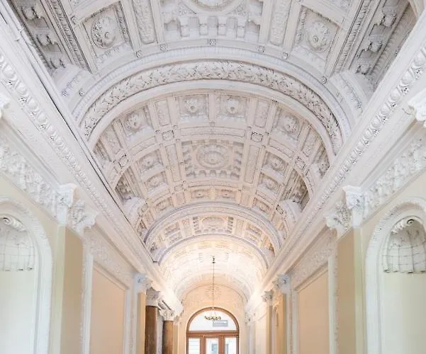 Enzo Capo Jacuzzi Andrassy *