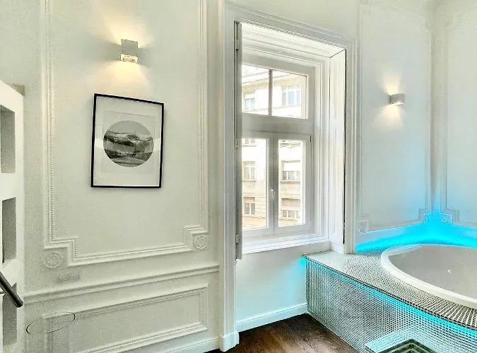 Enzo Capo Jacuzzi Andrassy *