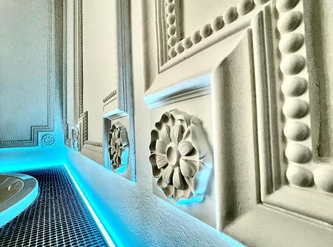 Enzo Capo Jacuzzi Andrassy Apartament *