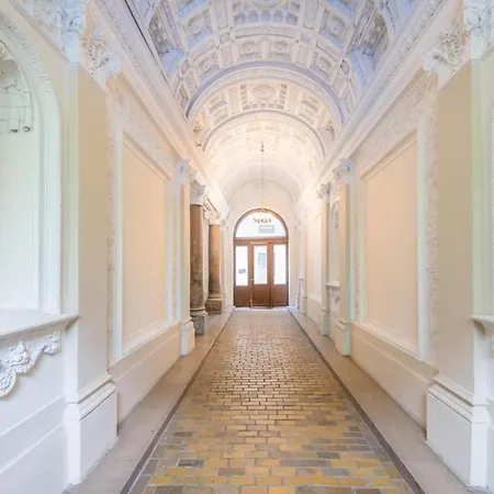 شقة Enzo Capo Jacuzzi Andrassy