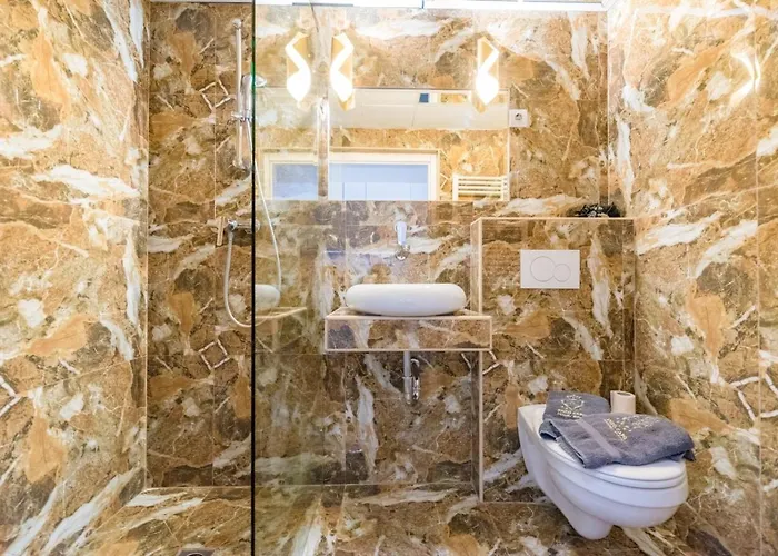 Enzo Capo Jacuzzi Andrassy 布达佩斯