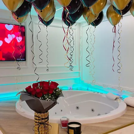 公寓 Enzo Capo Jacuzzi Andrassy 布达佩斯