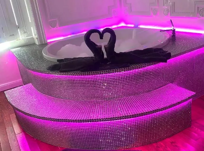 Enzo Capo Jacuzzi Andrassy בודפשט